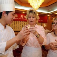 比利时酒店高薪急招中餐厨师帮厨服务员中文前台保洁员